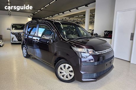 Purple 2015 Toyota Spade Hatch F (ZX001195)