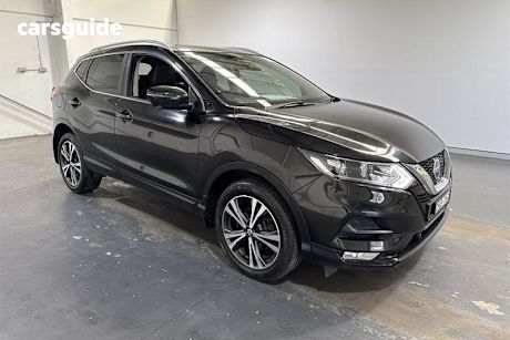 Black 2018 Nissan Qashqai Wagon St-L