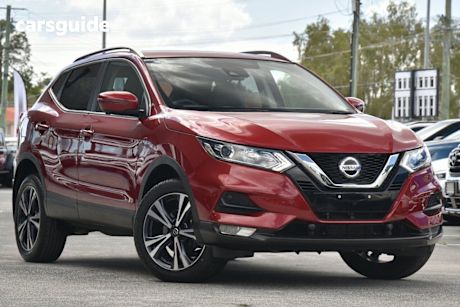 Red 2020 Nissan Qashqai Wagon St-L