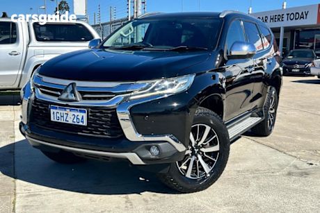 Black 2017 Mitsubishi Pajero Sport Wagon Exceed (4X4) 7 Seat