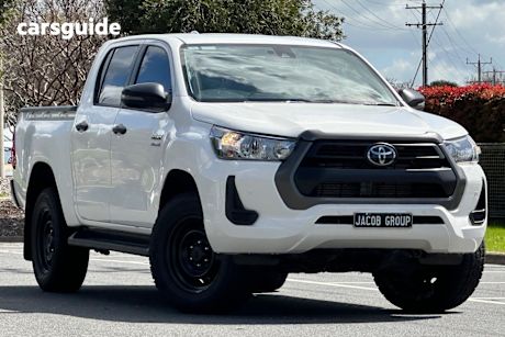 White 2022 Toyota Hilux Double Cab Pick Up Sr (4X4)