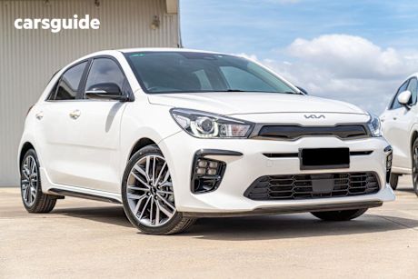 White 2021 Kia RIO Hatchback Gt-Line