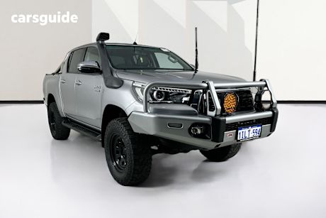 Silver 2019 Toyota Hilux Double Cab Pick Up Sr5+ (4X4)