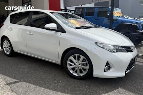 White 2014 Toyota Corolla Hatchback Ascent Sport