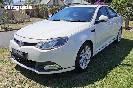 White 2013 MG MG6 Hatchback Gt Comfort