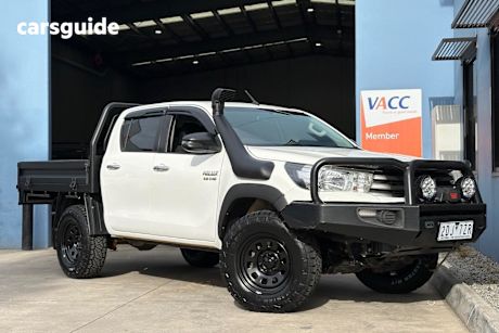 White 2016 Toyota Hilux Dual Cab Chassis Sr (4X4)