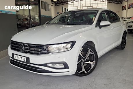 White 2022 Volkswagen Passat Sedan 140Tsi Business