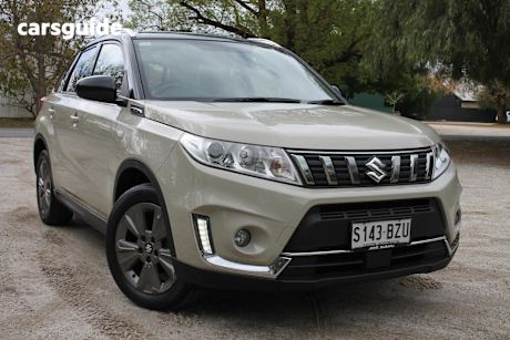 Beige 2018 Suzuki Vitara Wagon Rt-S