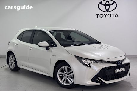 White 2019 Toyota Corolla Hatch ASCENT SPORT HYBRID F