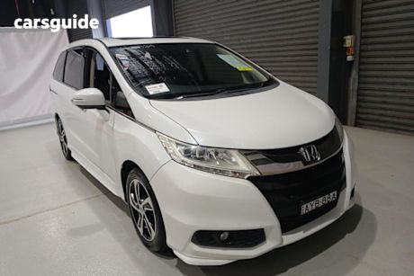 White 2017 Honda Odyssey Wagon Vti-L