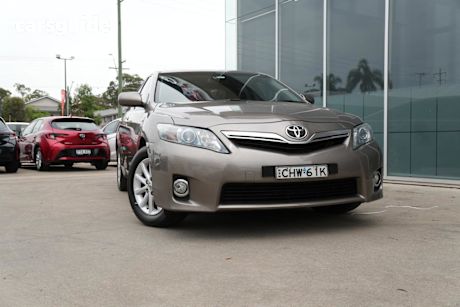 Silver 2011 Toyota Camry Sedan Luxury Hybrid