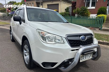 White 2013 Subaru Forester Wagon 2.0I