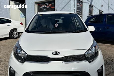 White 2018 Kia Picanto Hatchback S (Aeb)