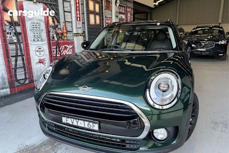 Green 2018 Mini Clubman Wagon Cooper