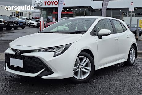 White 2018 Toyota Corolla Hatchback Ascent Sport