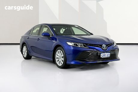 Blue 2018 Toyota Camry Sedan Ascent (Hybrid)