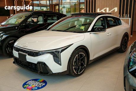 White 2025 Kia K4 Sedan Gt-Line