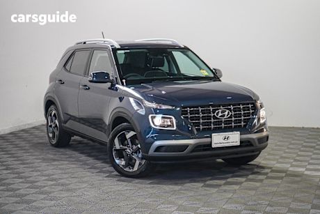 Blue 2025 Hyundai Venue Wagon Elite (Black) Sunroof