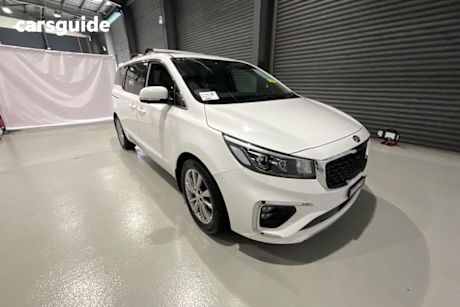 White 2019 Kia Carnival Wagon Platinum