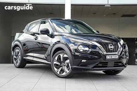 Black 2024 Nissan Juke Hatchback St-L