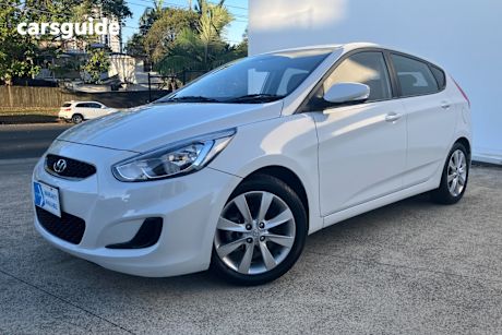 White 2019 Hyundai Accent Hatchback Sport