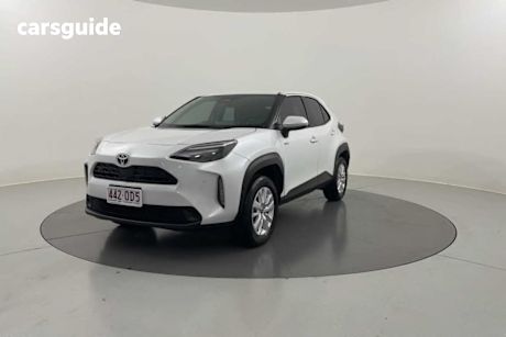 White 2024 Toyota Yaris Cross Wagon Gxl Hybrid