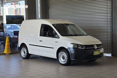 White 2016 Volkswagen Caddy Van Tsi220