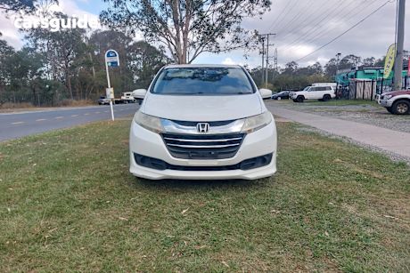 White 2015 Honda Odyssey Wagon Vti