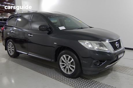 Black 2015 Nissan Pathfinder Wagon St (4X2)