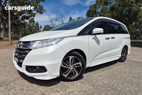 White 2017 Honda Odyssey Wagon Vti-L