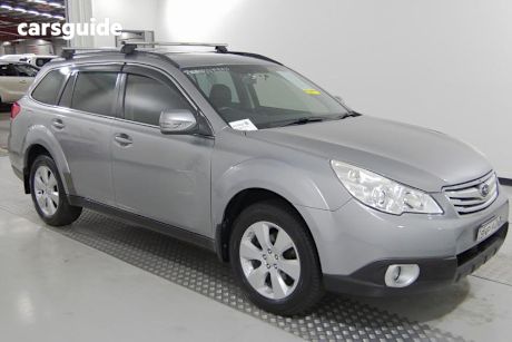 White 2010 Subaru Outback Wagon 2.5I Premium