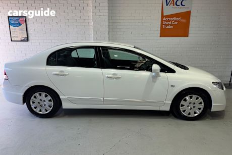 White 2010 Honda Civic Sedan Vti