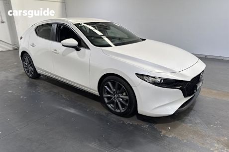 White 2019 Mazda 3 Hatchback G20 Evolve
