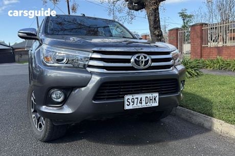 Grey 2017 Toyota Hilux Dual Cab Utility Sr5 (4X4)