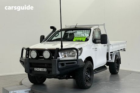 White 2016 Toyota Hilux Cab Chassis Sr (4X4)