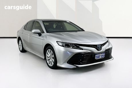 Silver 2020 Toyota Camry Sedan Ascent (Hybrid)