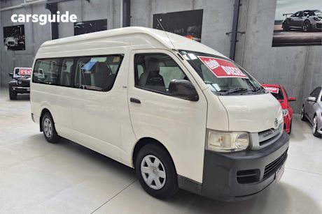 White 2005 Toyota HiAce Bus Commuter
