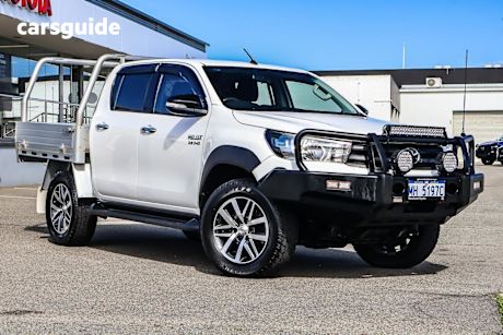 White 2017 Toyota Hilux Dual Cab Chassis Sr (4X4)