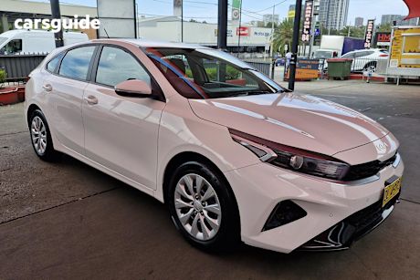 White 2024 Kia Cerato Hatchback S
