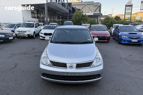 Silver 2007 Nissan Tiida Hatchback St