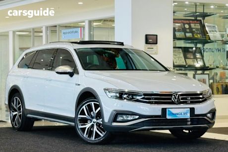 White 2023 Volkswagen Passat SUV ALLTRACK 162TSI PREMIUM 4WD