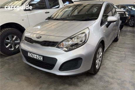 Silver 2013 Kia RIO Hatchback S