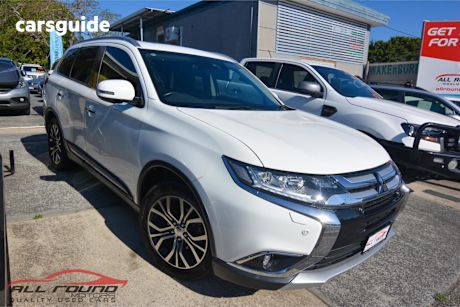 White 2016 Mitsubishi Outlander Wagon Exceed (4X4)