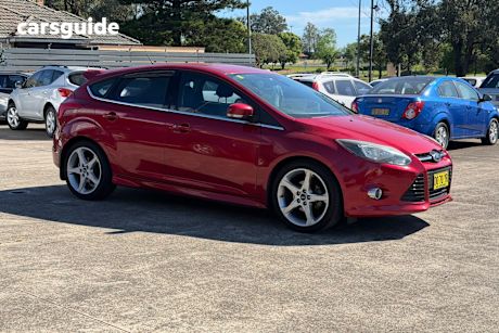 Red 2014 Ford Focus Hatchback Titanium