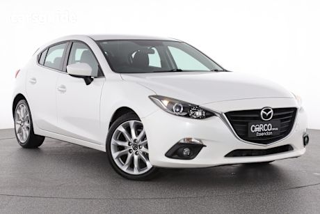 White 2015 Mazda 3 Hatchback Sp25