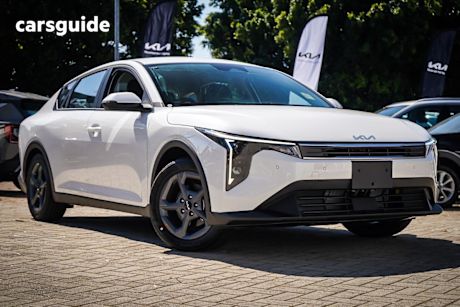 White 2025 Kia K4 Sedan S