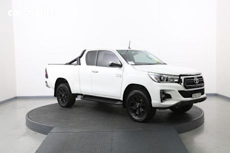 White 2018 Toyota Hilux X Cab Utility Sr5 (4X4)