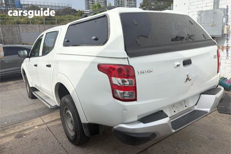 White 2017 Mitsubishi Triton Dual Cab Utility Glx