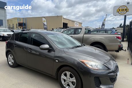 Grey 2011 Mazda 3 Hatchback Neo