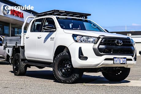 White 2022 Toyota Hilux Double Cab Chassis Sr (4X4)